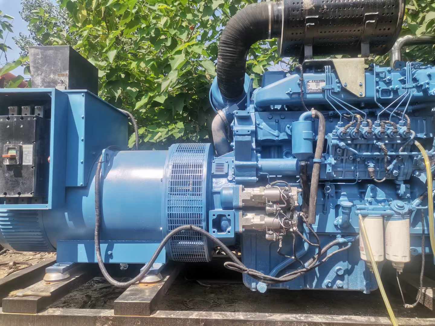 港口镇详细说明降低 800kW 柴油发电机输出电流波动的方法