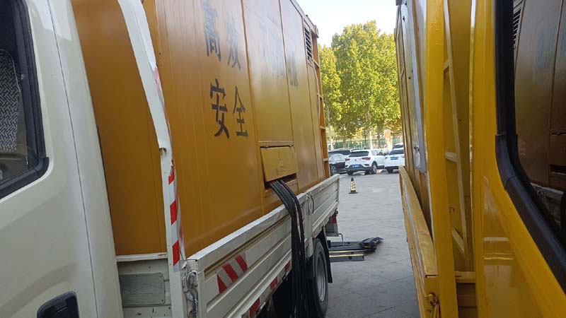 港口镇如何判断柴油发电机组和UPS电源的切换时间是否符合要求？