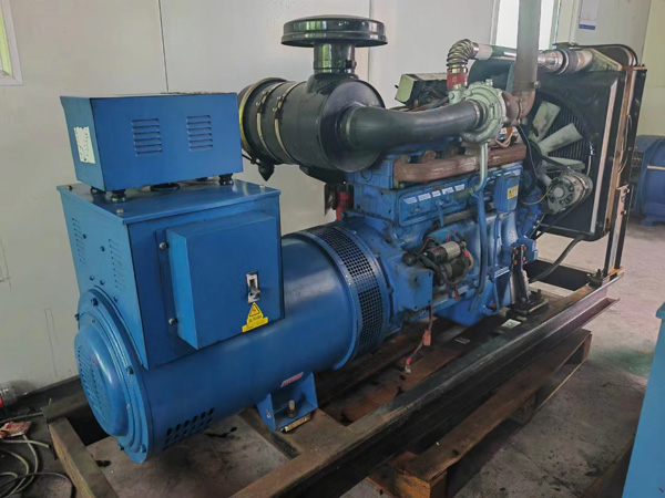 港口镇100kW柴油发电机组使用多级机油有哪些优缺点？